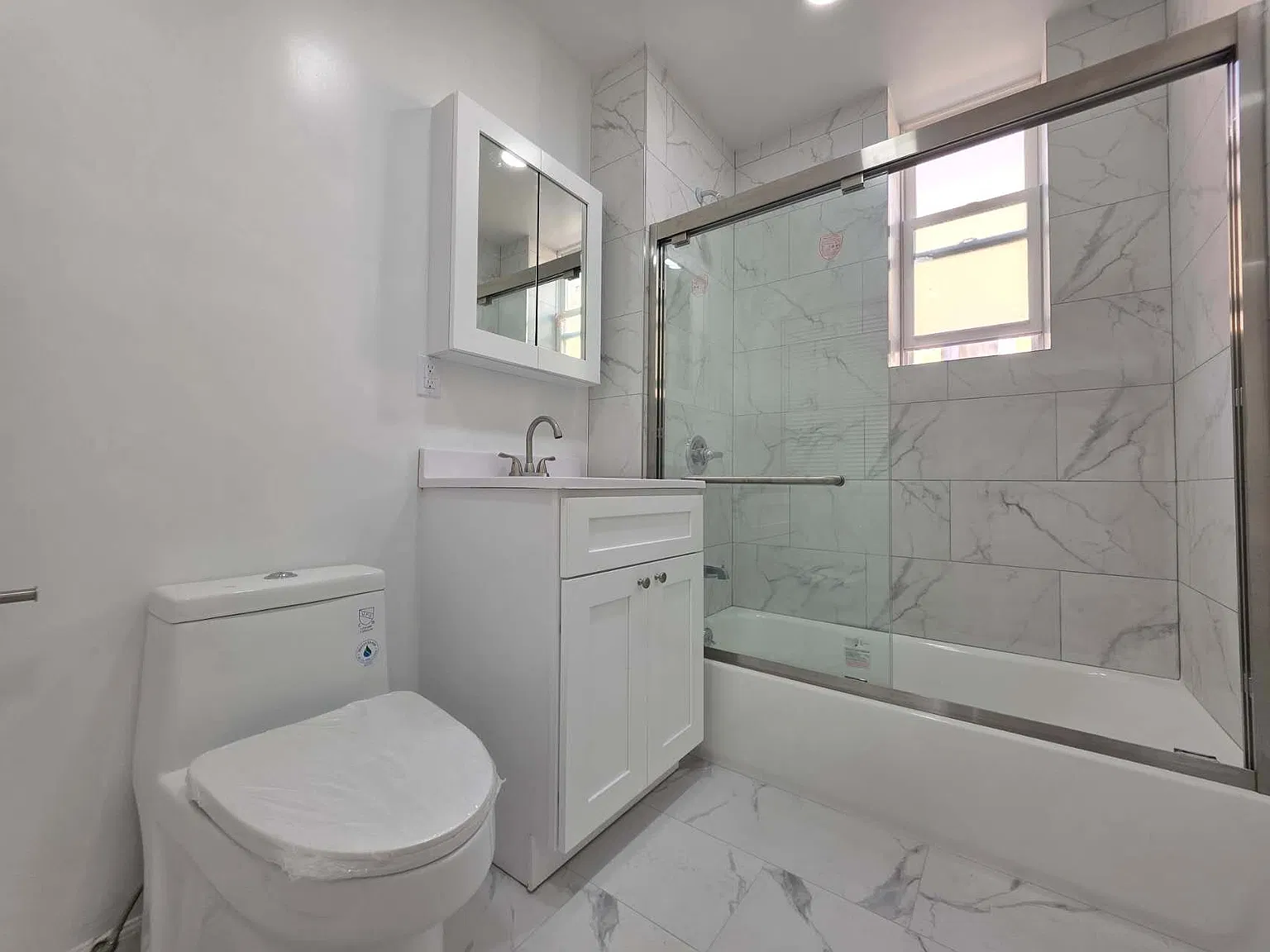 2 bed, 700 sqft, $2,700 — Photo 4