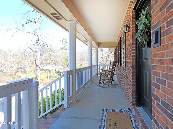 4th image of 9608 Clearwater Dr