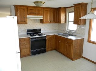 106 E 1st St APT 2, Mackinaw, IL