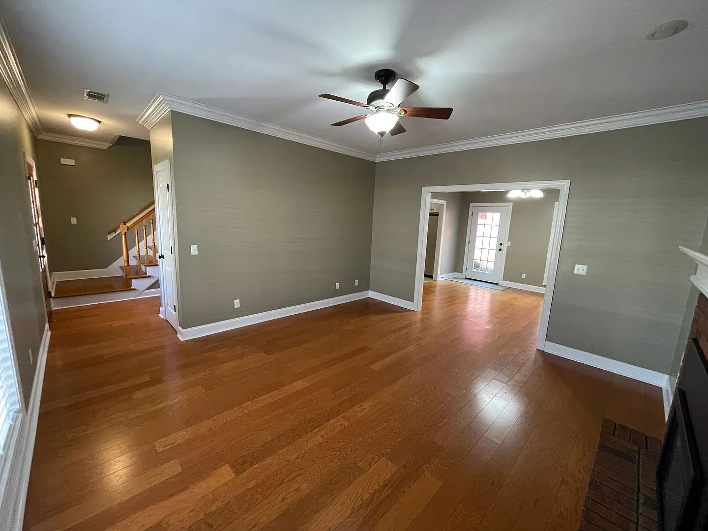 3 Bed/2.5 Bath — Photo 2