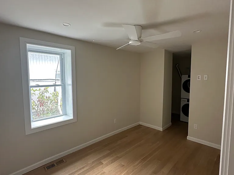 84 Adelaide St #1 — Photo 10