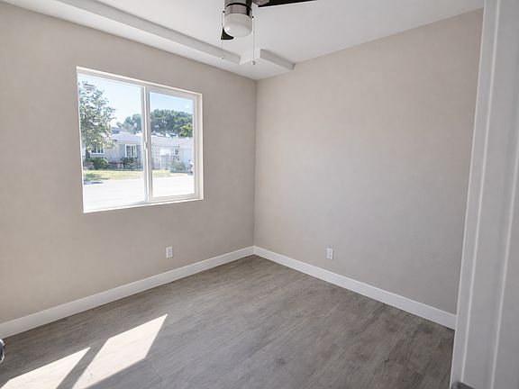 4th image of 5056 Rockford Dr