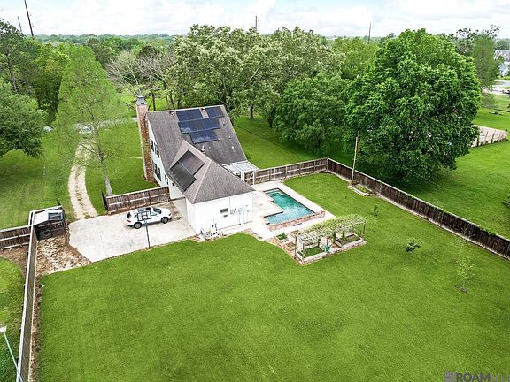 3rd image of 17036 Blue Ridge Rd