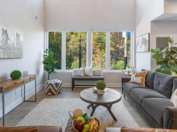 2209 M St NE Unit 9, Washington, DC 20002