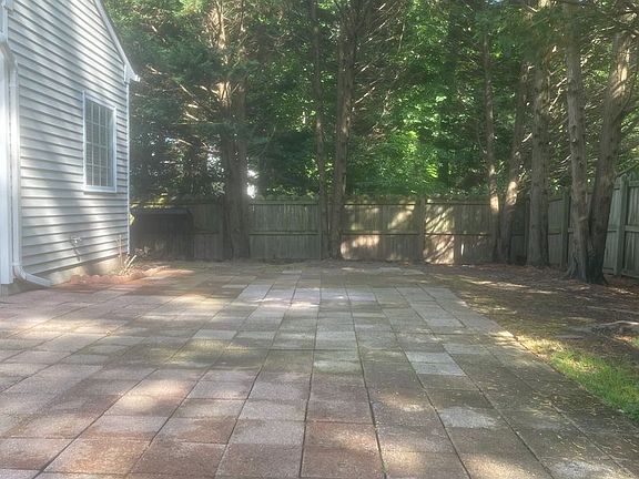 5th image of 200 Robin Hood Dr