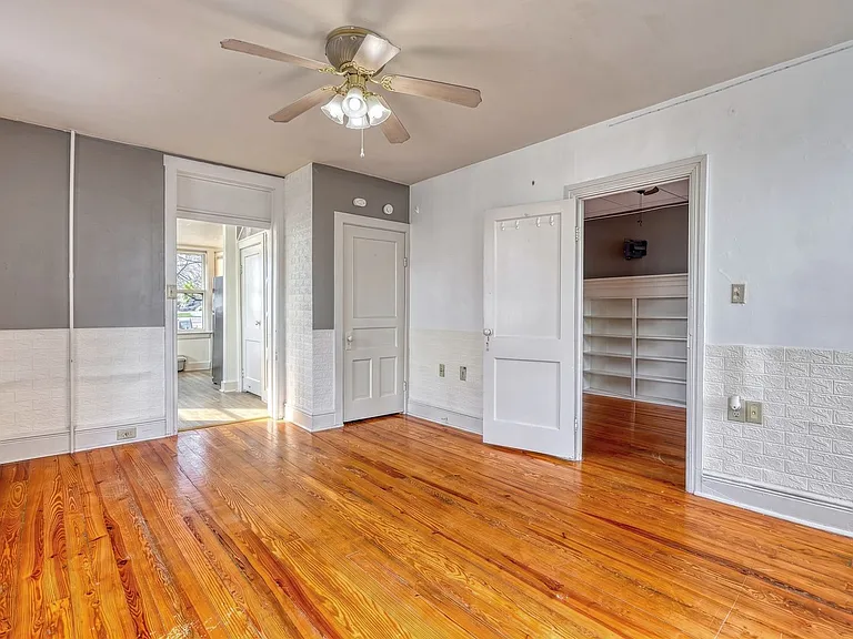 42 E Locust St — Photo 8
