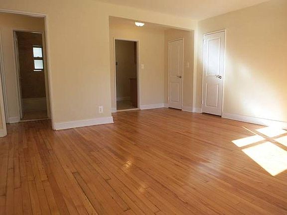 4th image of 21 Stratford Ave APT 2A