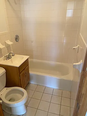 Rented by Ambassador Realty Co | media 8
