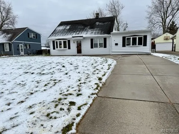 44 Elsie Ln, Grand Island, NY 14072
