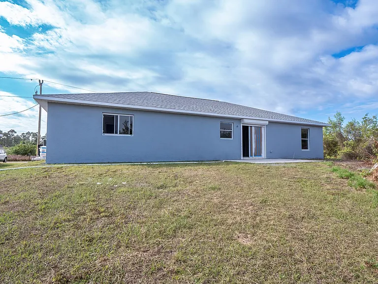 1019 Bandera St — Photo 3