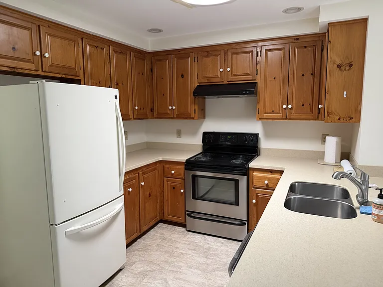 37-39 Willowbrook Ave #39 — Photo 7