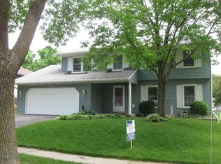 613 Concord Ln NW, Cedar Rapids, IA 52405