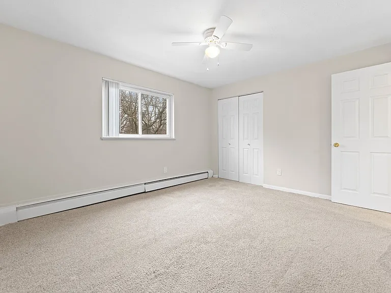 The Hillcrest Apartments — Photo 44