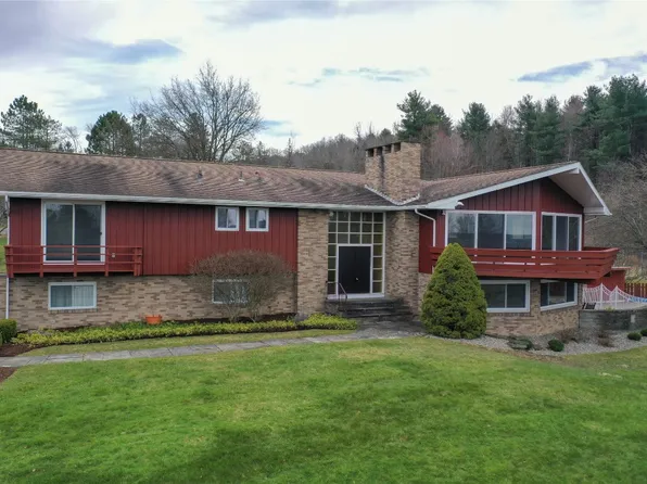 428 S Jensen Rd, Vestal, NY 13850