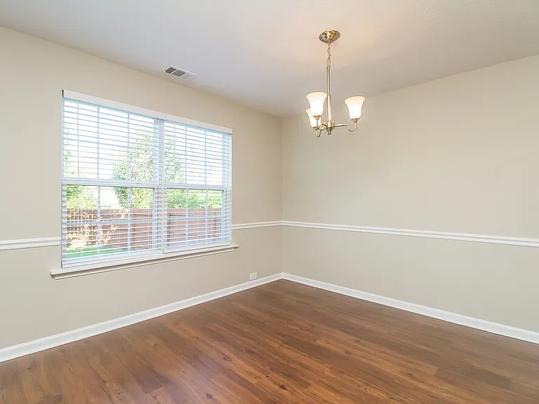 913 Harvest Grove Dr — Photo 6