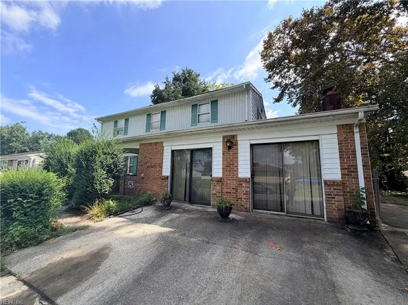 801 Drawbridge Dr, Chesapeake, VA 23323