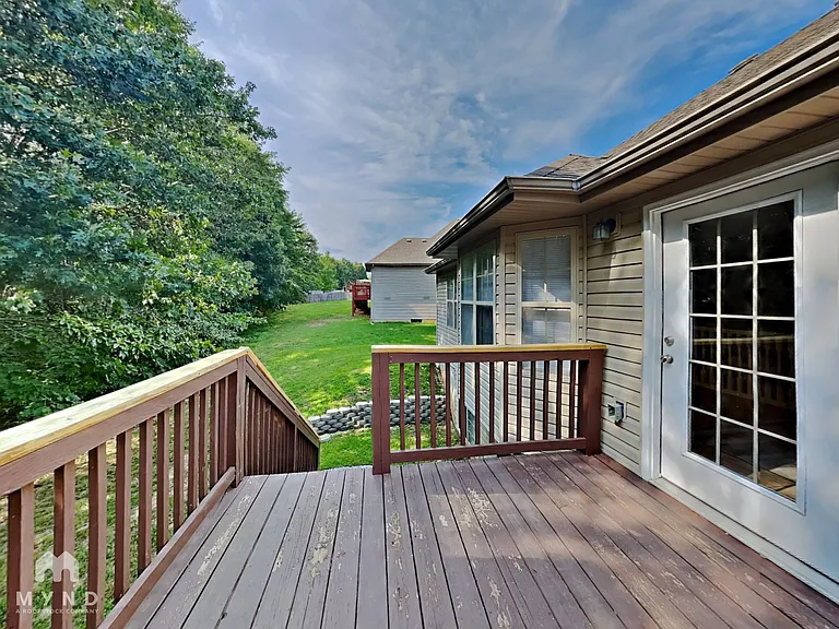 111 N Peach Brk — Photo 20