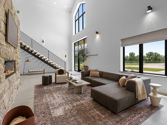 5th image of 3226 Bean Oller Rd