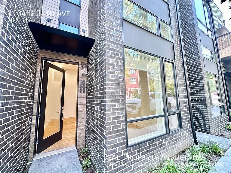 1104B 34th Ave — Photo 1