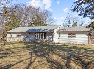 N68W28172 Sussex Rd, Hartland, WI 53029