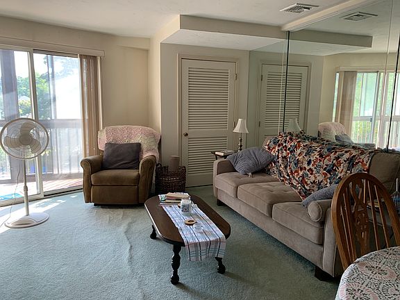 3rd image of 64 Willard St APT 205
