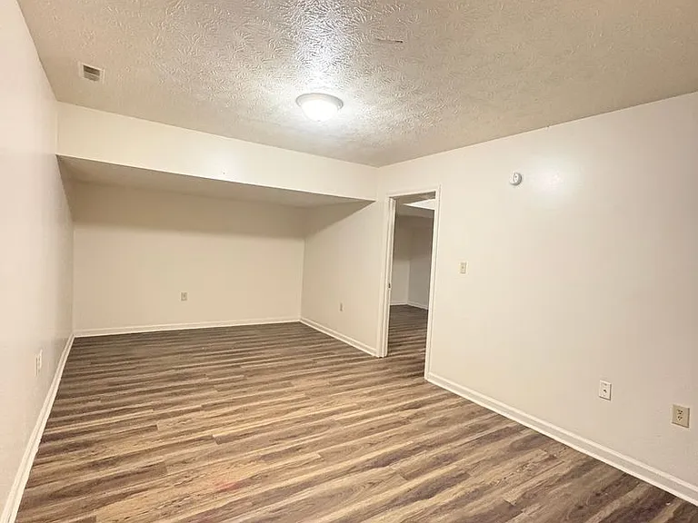 107 Madison Spgs — Photo 9