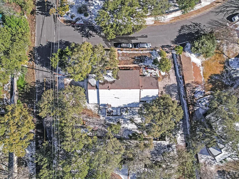3207 Eanes Cir #A — Photo 8