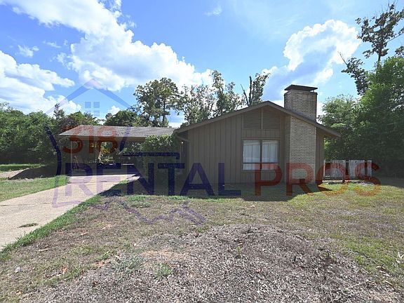 3rd image of 1707 Lind Dr