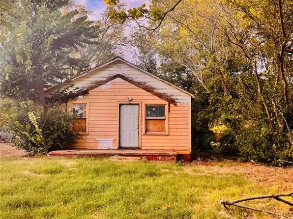 1319 W 1st St, Elk City, OK 73644