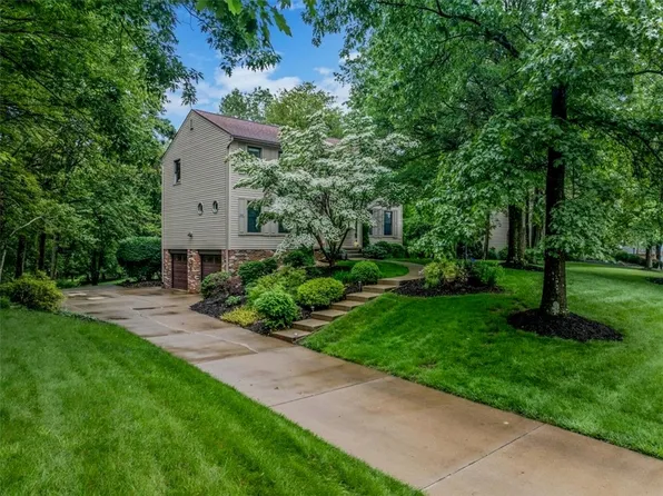 135 Firethorn Rd, Baden, PA 15005