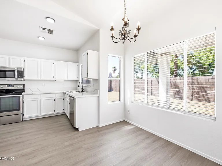 1540 E San Remo Ave — Photo 9
