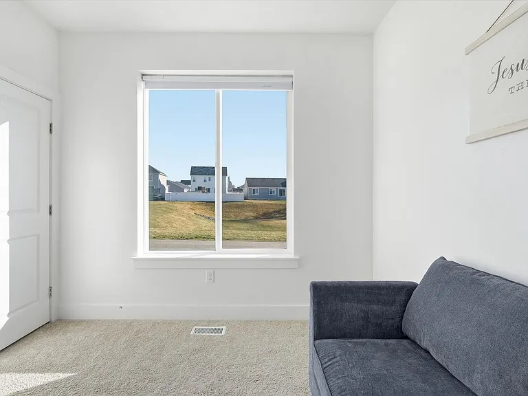 740 W 500 N — Photo 11