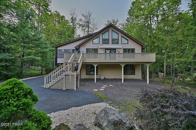 1st image of 20 Underwood Ln