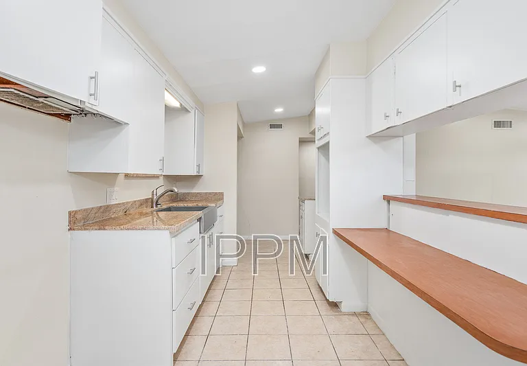 1651 Hamilton St — Photo 6