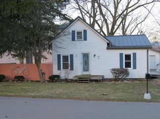 312 Center St, Argos, IN 46501