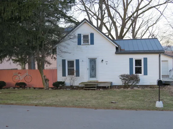 312 Center St, Argos, IN 46501