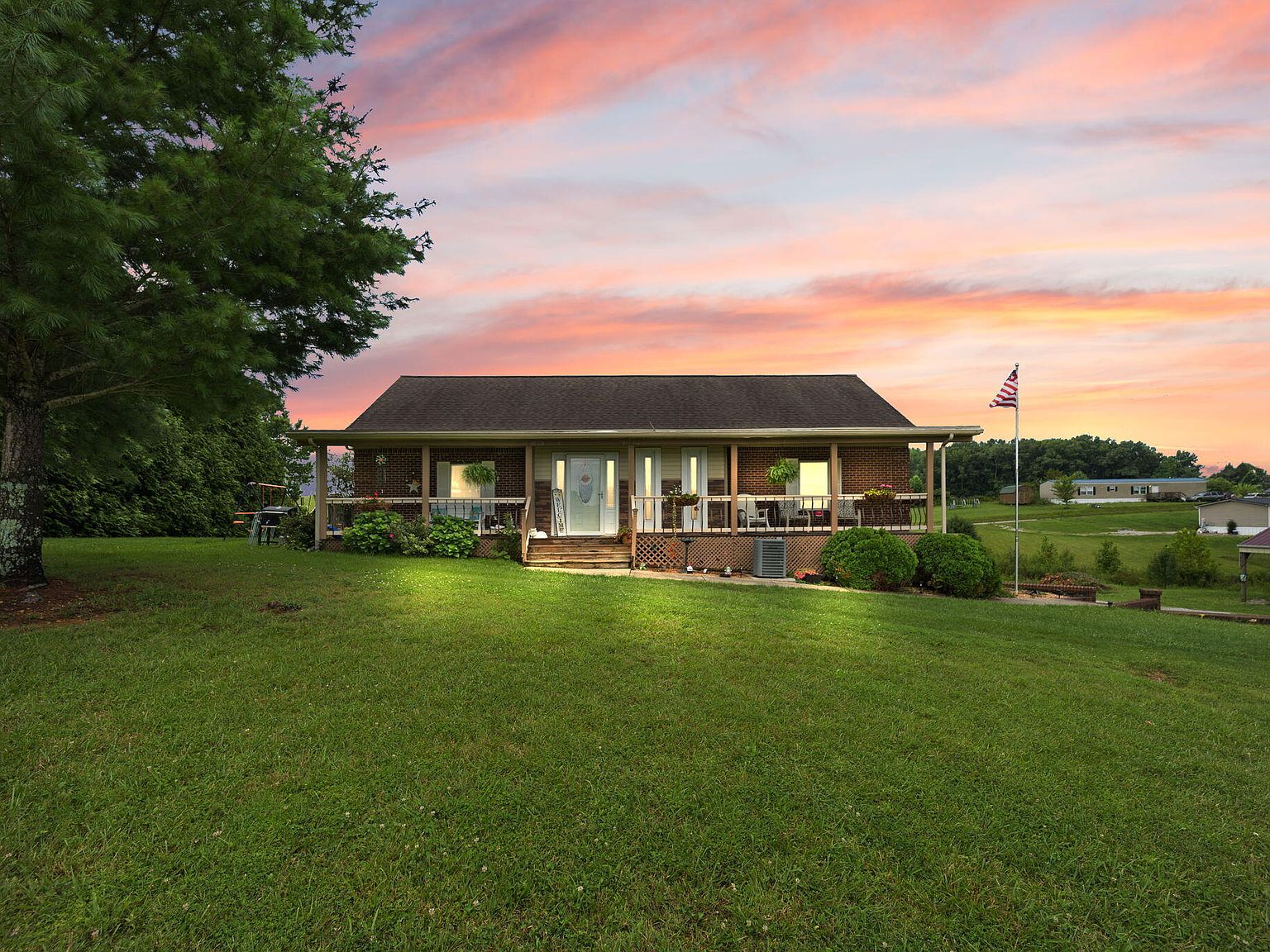 215 Johnny Dr, Science Hill, KY 42553 MLS 24016448 Zillow