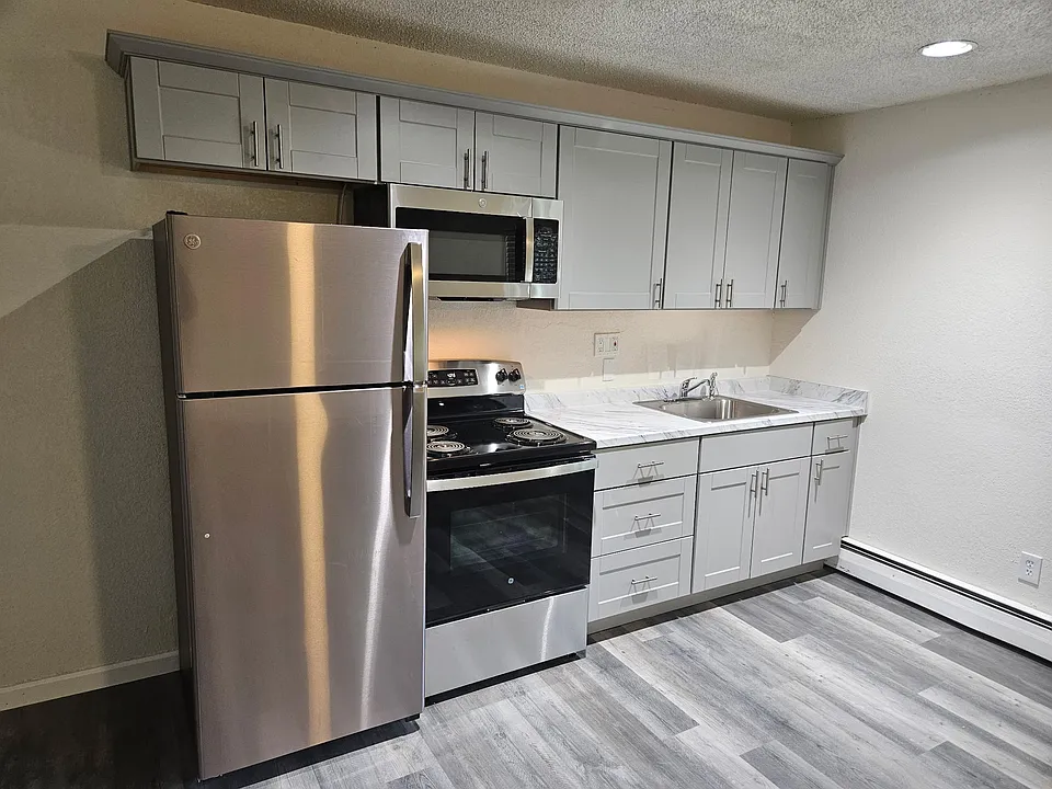 889 Tahoe Blvd #5