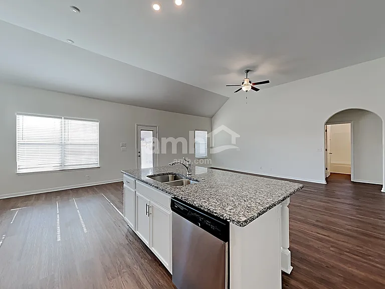 2055 Shafer Dr — Photo 5