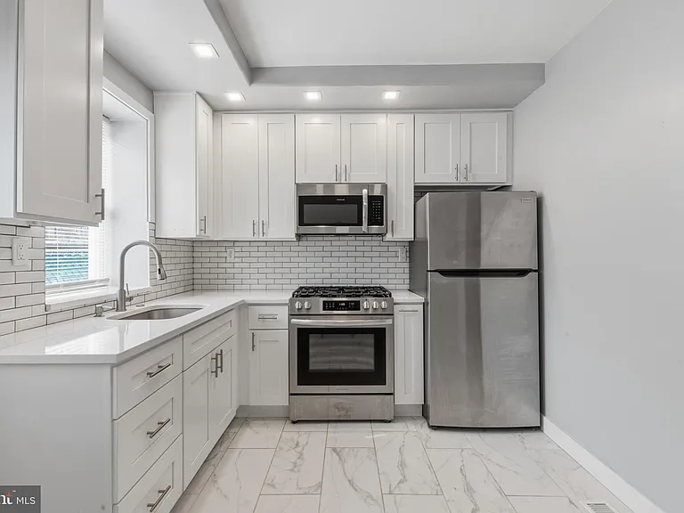 2340 S Hutchinson St — Photo 17