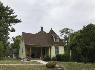 401 E Dee St, Lebanon, IL 62254