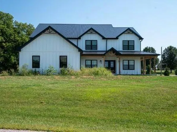 1465 Trophy Ct, Crawfordsville, IN 47933