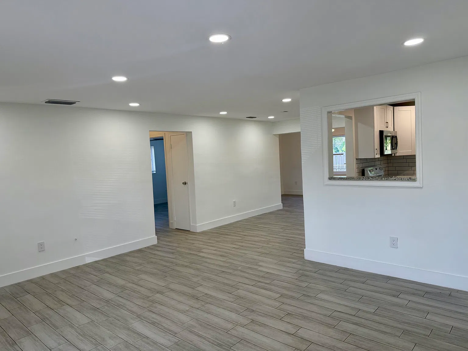 3 bed, 2.0 bath, 1360 sqft, $3,700 — Photo 1
