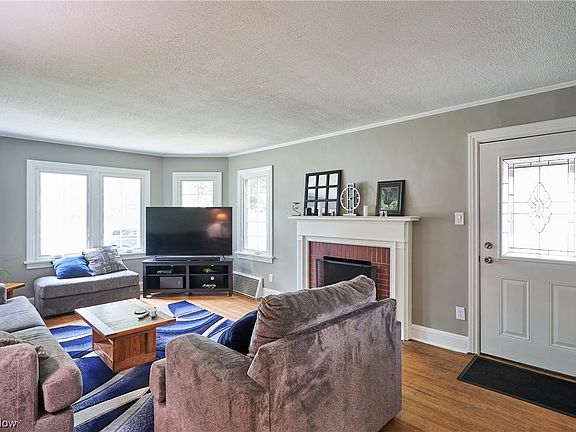 3rd image of 2237 17th St