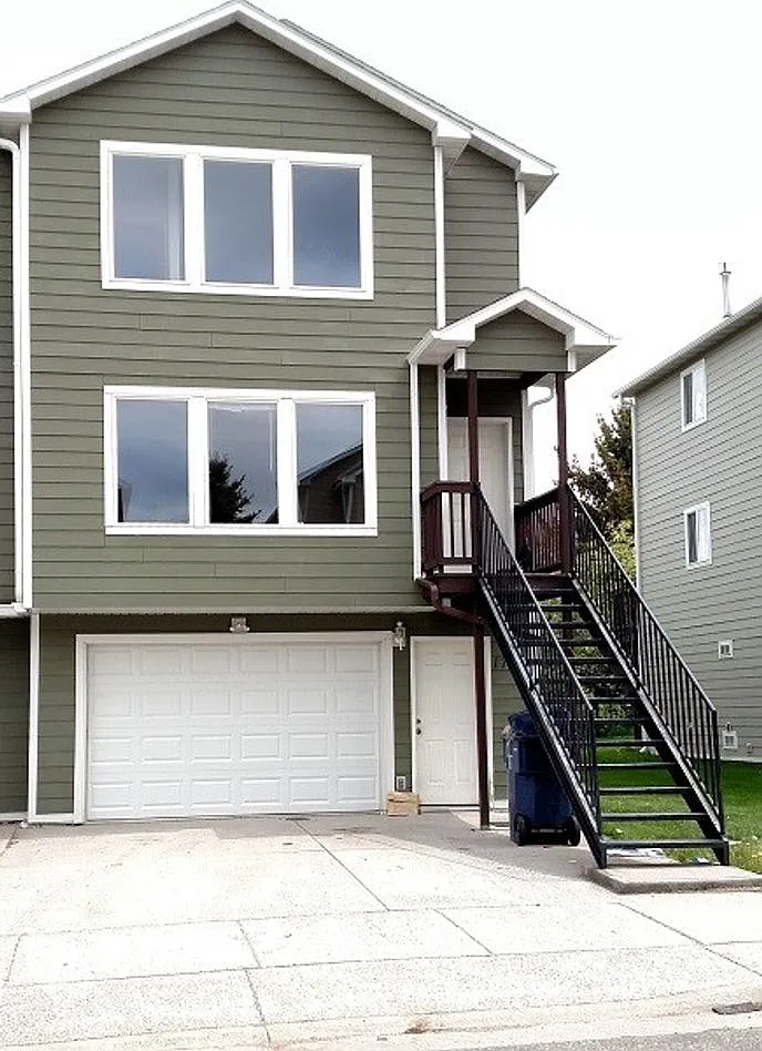 Spacious 4-Bed Condo Walk to MSU! — Photo 1