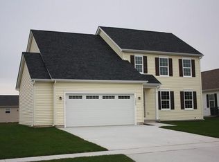 438 Fairmeadow Ln, Elkhorn, WI 53121