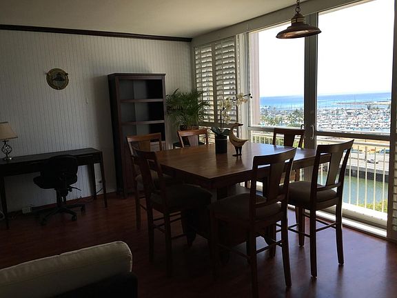 Enjoy the views from your dining table!