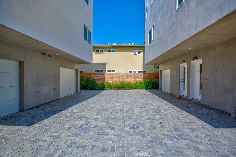 4 bed, 1565 sqft, $3,700 — Photo 2