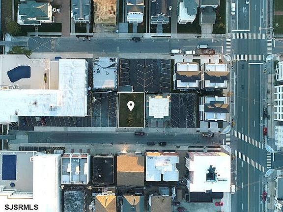 3rd image of 108 S Victoria Ave