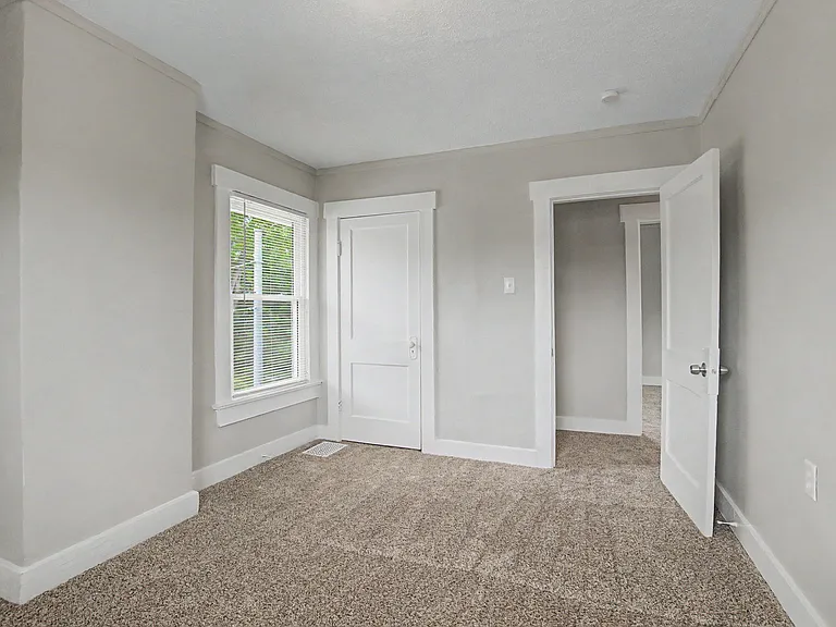 2600 Wayne Ave — Photo 8